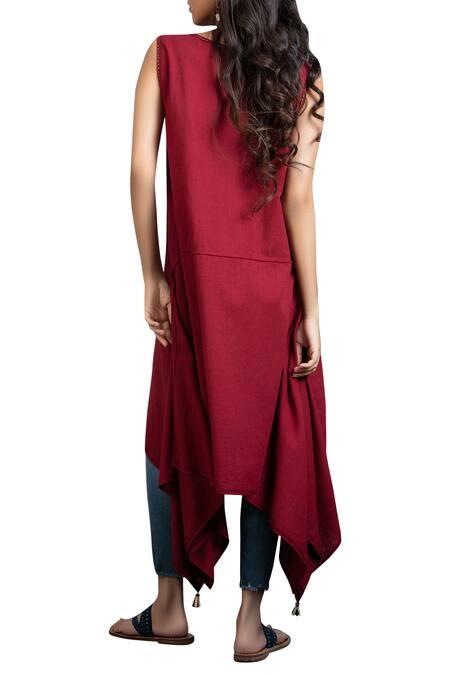 Shop Anju Modi Maroon Cotton Tunic at Aza Fashions Shop_Anju Modi_Maroon Cotton Tunic_at_Aza_Fashions