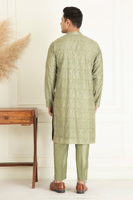 Priyanka Jain Floral Thread Embroidered Kurta Set 