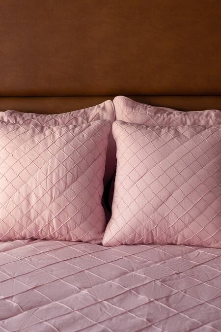 Shop H2h Pink Linen Madeleine Diamond Bed Cover Set at Aza Fashions Shop_H2h_Pink Linen Madeleine Diamond Bed Cover Set_at_Aza_Fashions