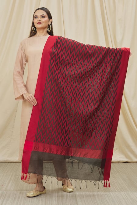 Naintara Bajaj Chevron Woven Black Dupatta 