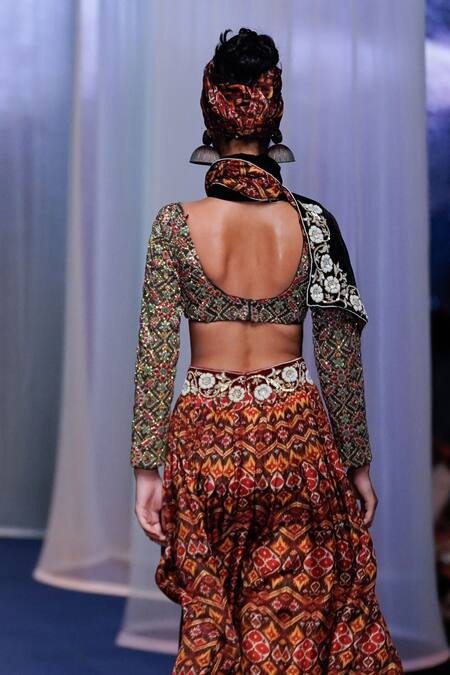 Shop Anand Kabra Black Habutai Silk Printed Abstract Pattern Scoop Neck Sharara Set With Scarf at Aza Fashions Shop_Anand Kabra_Black Habutai Silk Printed Abstract Pattern Scoop Neck Sharara Set With Scarf_at_Aza_Fashions