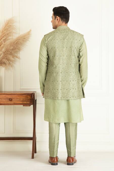 Priyanka Jain Floral Embroidered Bundi Kurta Set 