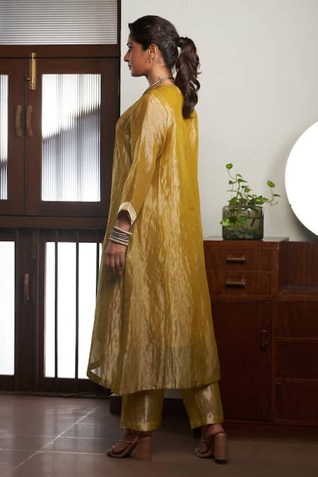 Bodhi Tree Lavender Flower Embroidered Yoke Kurta & Pant Set 