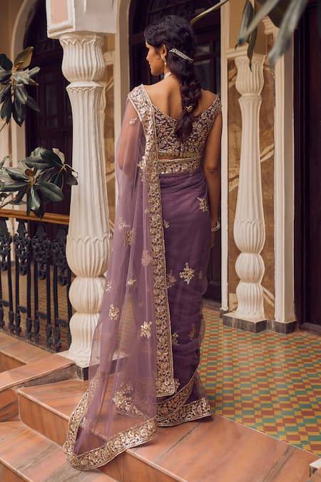 Lashkaraa Flower Vine Embroidered Pre-Draped Saree 
