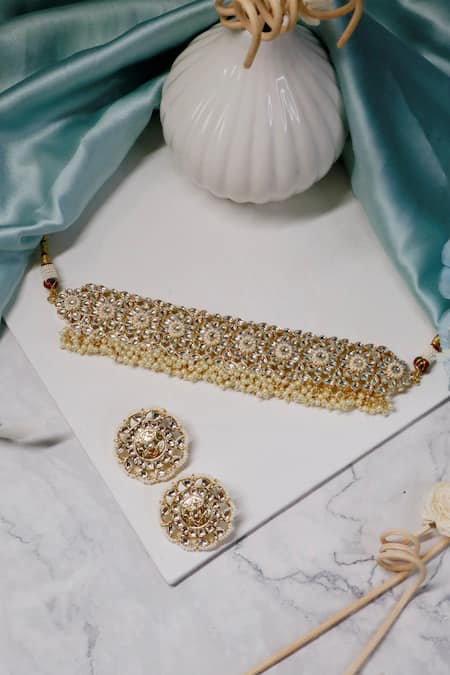 Buy Ishhaara Gold Plated Pearls Floral Kundan Choker Set Online at Aza Fashions Buy_Ishhaara_Gold Plated Pearls Floral Kundan Choker Set _Online_at_Aza_Fashions