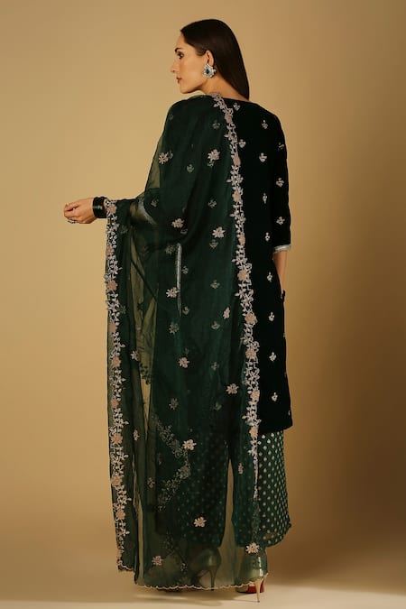 Monk & Mei By Sonia Anand Ruhani Velvet Embroidered Kurta Set 