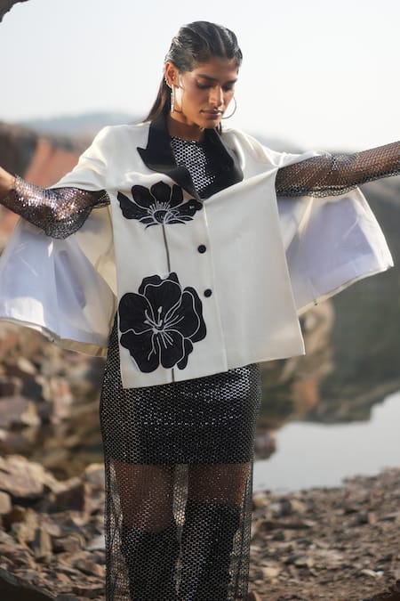 Neiza By Neeti Seth Aari Work Cashmere Wool Cape 