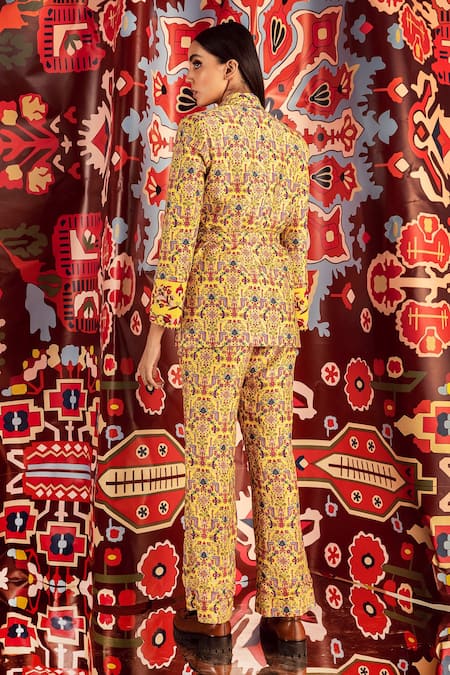 Shop Betrue Yellow Handloom Cotton, Silk Embroidery Collared Tabriz Print Blazer at Aza Fashions Shop_Betrue_Yellow Handloom Cotton, Silk Embroidery Collared Tabriz Print Blazer _at_Aza_Fashions