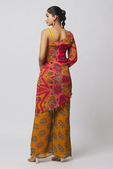Shop Diyarajvvir Yellow Georgette, Linen Sequins, One Shoulder Printed Tunic And Flared Pant Set at Aza Fashions Shop_Diyarajvvir_Yellow Georgette, Linen Sequins, One Shoulder Printed Tunic And Flared Pant Set _at_Aza_Fashions