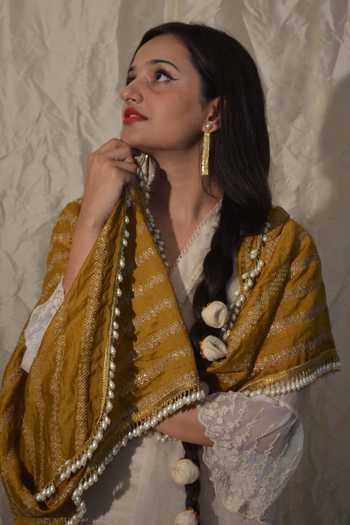 Shop Studio Malang Gold Silk Embroidery Aari Dupatta at Aza Fashions Shop_Studio Malang_Gold Silk Embroidery Aari Dupatta_at_Aza_Fashions