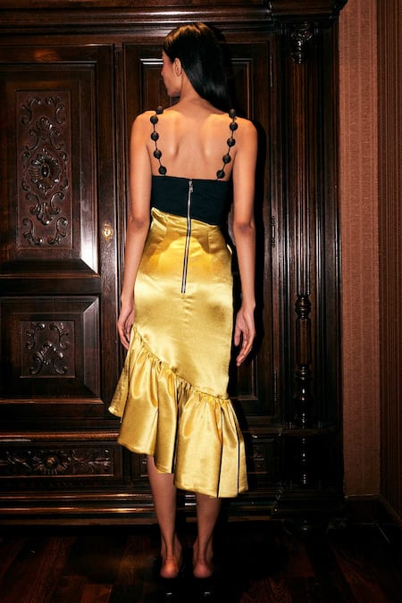 Shop Kangana Trehan Yellow Satin Sweetheart Neck Colorblock Sleeveless Dress at Aza Fashions Shop_Kangana Trehan_Yellow Satin Sweetheart Neck Colorblock Sleeveless Dress _at_Aza_Fashions