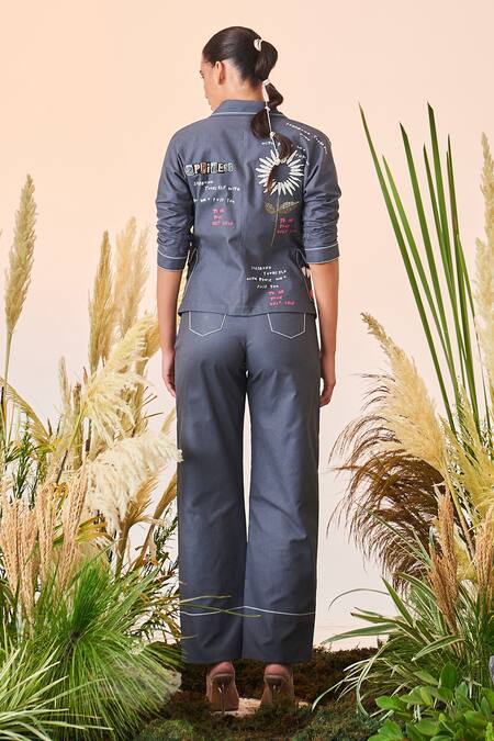 Shop Shahin Mannan Grey Gaberdine Typography Notched Lapel Be Your Best Self Waistcoat Top at Aza Fashions Shop_Shahin Mannan_Grey Gaberdine Typography Notched Lapel Be Your Best Self Waistcoat Top_at_Aza_Fashions