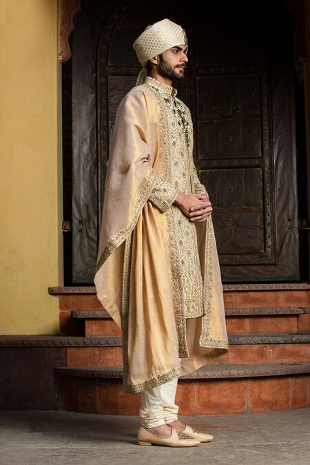 Shop Nitika Gujral Gold Embroidered Stole at Aza Fashions Shop_Nitika Gujral_Gold Embroidered Stole_at_Aza_Fashions