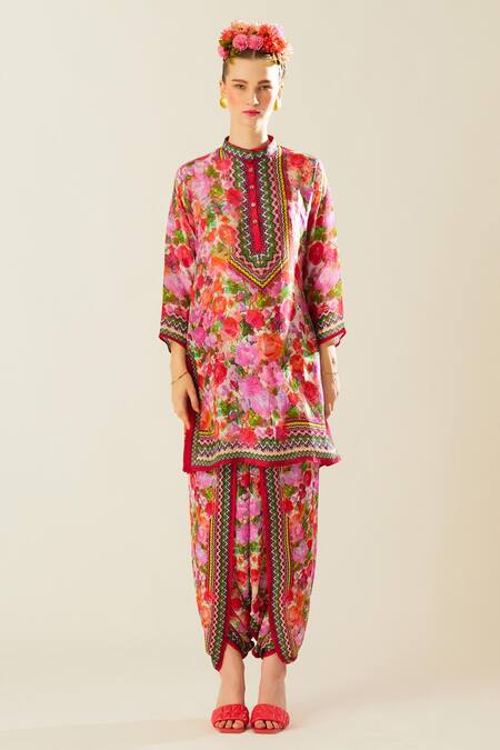 Rajdeep Ranawat_Coral Silk Embroidery Bandeau Neck Reza Print Kurta_Online_at_Aza_Fashions