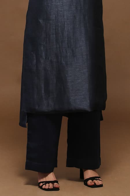 Buy_Oja_Blue Kurta And Stole Handloom Silk, Pant Textured Leaf, Fish Set _Online_at_Aza_Fashions