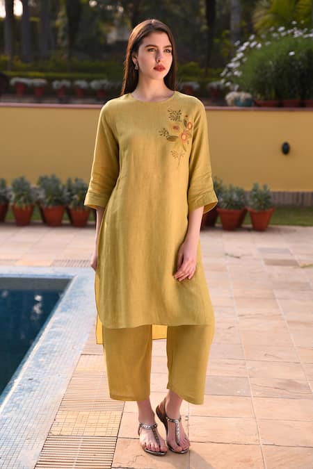 Linen Bloom_Yellow 100% Linen Round Hand Embroidered Kurta_Online_at_Aza_Fashions