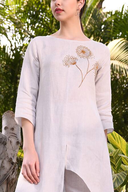 Linen Bloom Grey 100% Linen Round Hand Embroidered Asymmetric Kurta at Aza Fashions Linen Bloom_Grey 100% Linen Round Hand Embroidered Asymmetric Kurta_at_Aza_Fashions
