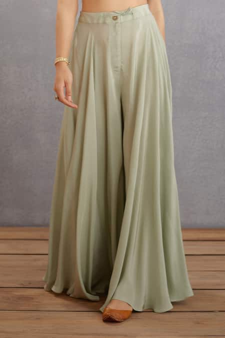 Torani Green Bralette Handwoven Chanderi, Cotton Silk Jaituni Mehreen And Set at Aza Fashions Torani_Green Bralette Handwoven Chanderi, Cotton Silk Jaituni Mehreen And Set _at_Aza_Fashions