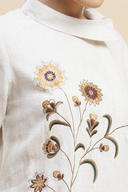 Linen Bloom Beige 100% Linen Asymmetric Tunic at Aza Fashions Linen Bloom_Beige 100% Linen Asymmetric Tunic_at_Aza_Fashions