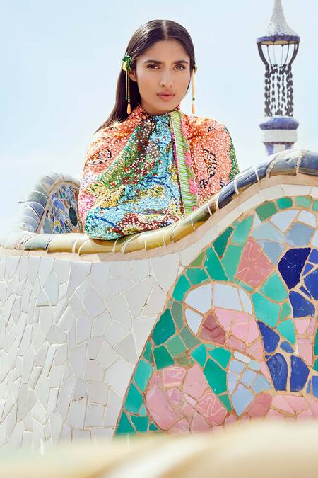 Aisha Rao_Multi Color Georgette Sequins V-neck Trencadis Pattern And Work Saree With Blouse _Online_at_Aza_Fashions