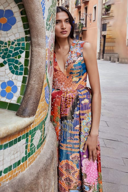 Buy_Aisha Rao_Orange Tissue, Organza Embroidery Plunge Neck Trencadis Pattern Pleated Gown  _Online_at_Aza_Fashions