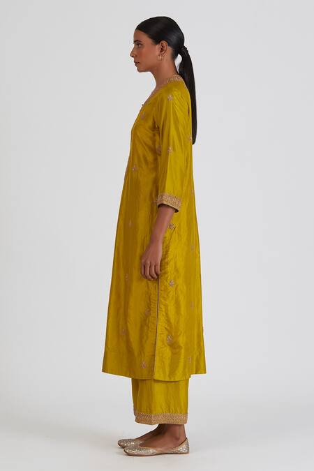 Buy_Lajjoo C_Yellow Silk Embroidered Dori Round Arshia Kurta And Pant Set _Online_at_Aza_Fashions