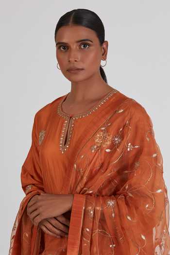 Lajjoo C_Orange Organza Embroidery Kasab Gota Jaya Floral Dupatta _Online_at_Aza_Fashions