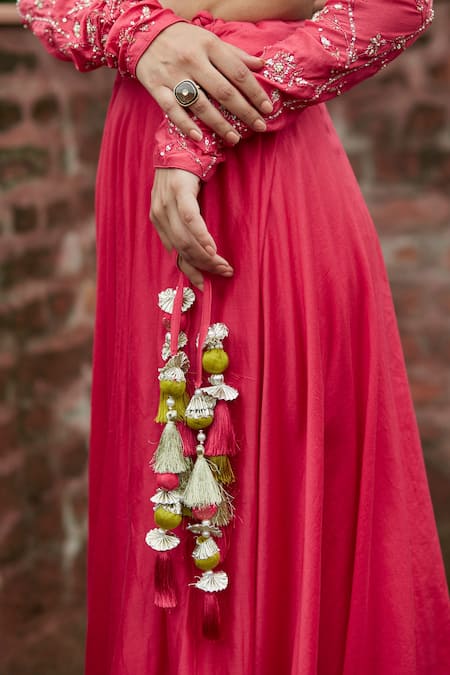 Shop Vashisht Guru Dutt Coral Handloom Chanderi And Organza Floral, Sequins Tulip Patchwork Lehenga Set Online at Aza Fashions Shop_Vashisht Guru Dutt_Coral Handloom Chanderi And Organza Floral, Sequins Tulip Patchwork Lehenga Set _Online_at_Aza_Fashions
