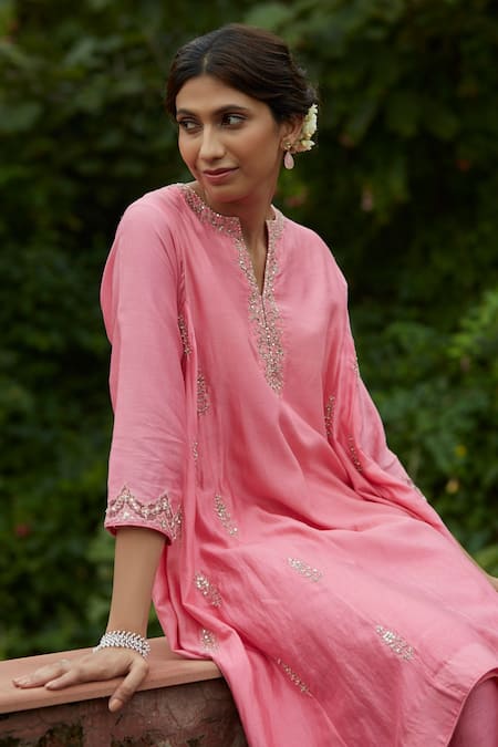 Buy Vashisht Guru Dutt Pink Handloom Chanderi And Raw Silk Floral, & Bead Embellished High Low Kurta Set Online at Aza Fashions Buy_Vashisht Guru Dutt_Pink Handloom Chanderi And Raw Silk Floral, & Bead Embellished High Low Kurta Set _Online_at_Aza_Fashions