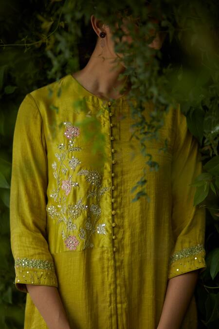 Shop_Vashisht Guru Dutt_Green Chanderi Tissue Patchwork Floral Round Sequin And Flower Kurta & Pant Set _Online_at_Aza_Fashions