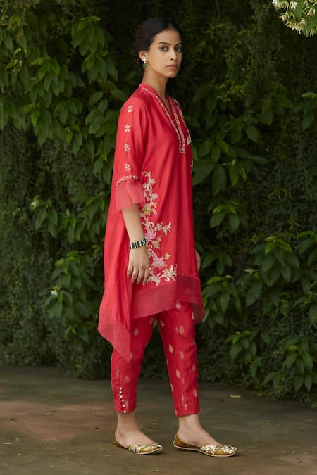 Buy_Vashisht Guru Dutt_Coral Handloom Chanderi Floral, Sequins V Work Asymmetric Hem Kurta And Pant Set _Online_at_Aza_Fashions