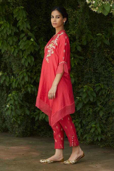 Shop_Vashisht Guru Dutt_Coral Handloom Chanderi Floral, Sequins V Work Asymmetric Hem Kurta And Pant Set _Online_at_Aza_Fashions