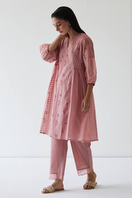 Banera Pink Cotton Embroidery V-neck Clara Floral Block Print Tunic And Pant Set Online at Aza Fashions Banera_Pink Cotton Embroidery V-neck Clara Floral Block Print Tunic And Pant Set_Online_at_Aza_Fashions