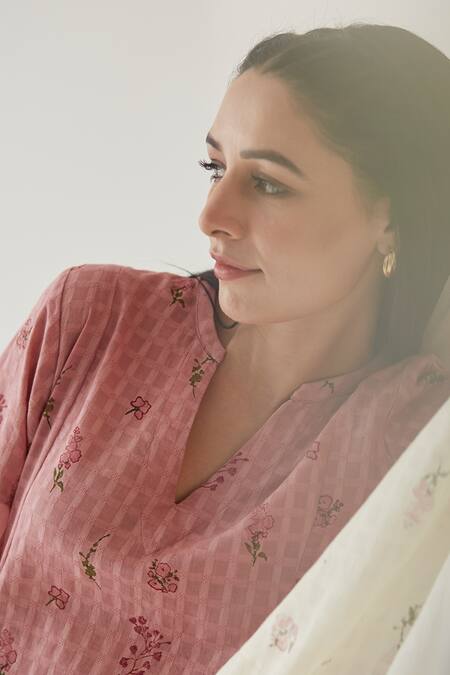 Shop Banera Pink Cotton Embroidery V-neck Clara Floral Block Print Tunic And Pant Set Online at Aza Fashions Shop_Banera_Pink Cotton Embroidery V-neck Clara Floral Block Print Tunic And Pant Set_Online_at_Aza_Fashions