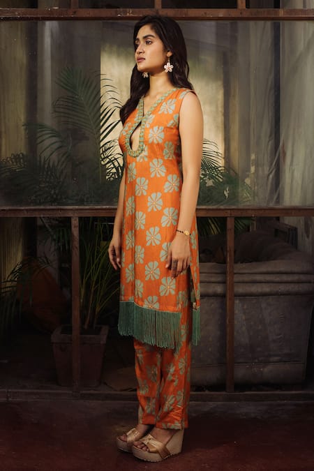 Shop_Suave_Orange Denim Embroidery, Beads V-neck Floral Pattern Dola Silk Kurta Set _Online_at_Aza_Fashions