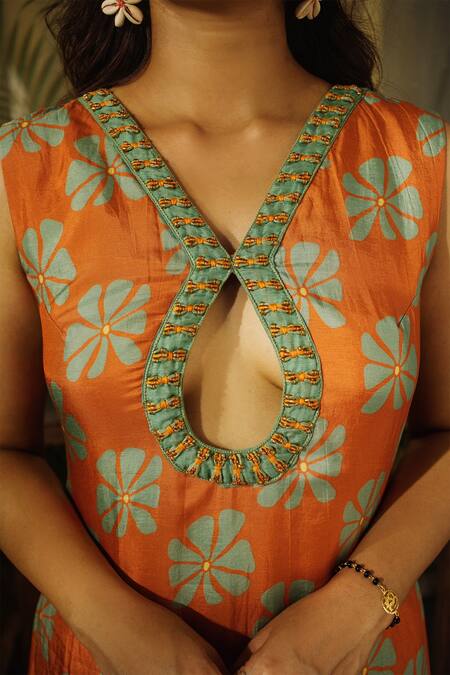 Suave_Orange Denim Embroidery, Beads V-neck Floral Pattern Dola Silk Kurta Set _Online_at_Aza_Fashions