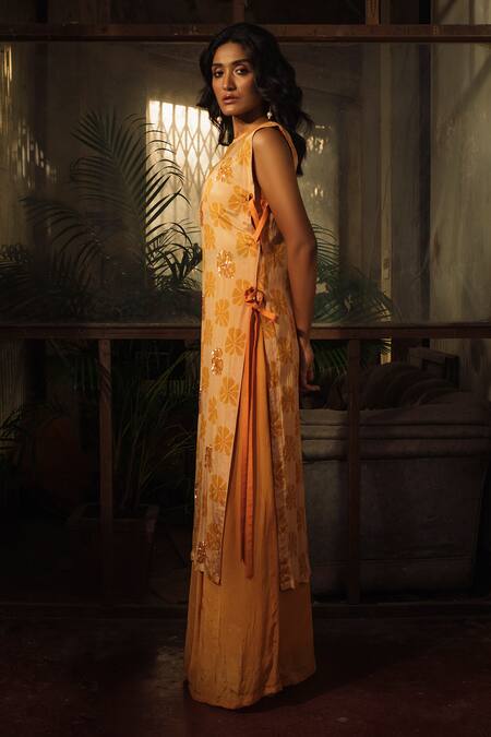 Suave_Orange Chinnon Chiffon Embroidery Sequins Round Bloom Print Kurta And Pant Set _Online_at_Aza_Fashions