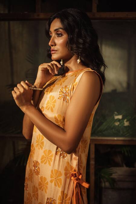 Shop_Suave_Orange Chinnon Chiffon Embroidery Sequins Round Bloom Print Kurta And Pant Set _Online_at_Aza_Fashions