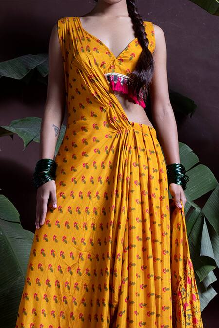 Yogita Kadam_Yellow Muslin Printed Pre-draped Saree With Choli_Online_at_Aza_Fashions