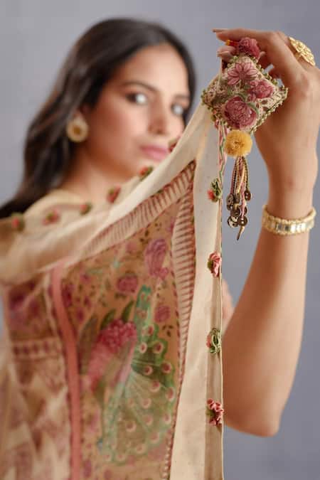Buy Torani Beige Applique, Tassels Kasturi Rania Scarf Online at Aza Fashions Buy_Torani_Beige Applique, Tassels Kasturi Rania Scarf _Online_at_Aza_Fashions