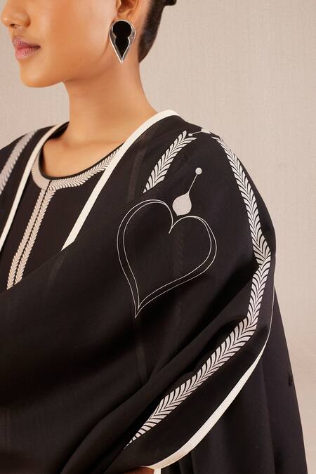 Ampm Black Chanderi Round Neck Kurta Palazzo Set 6