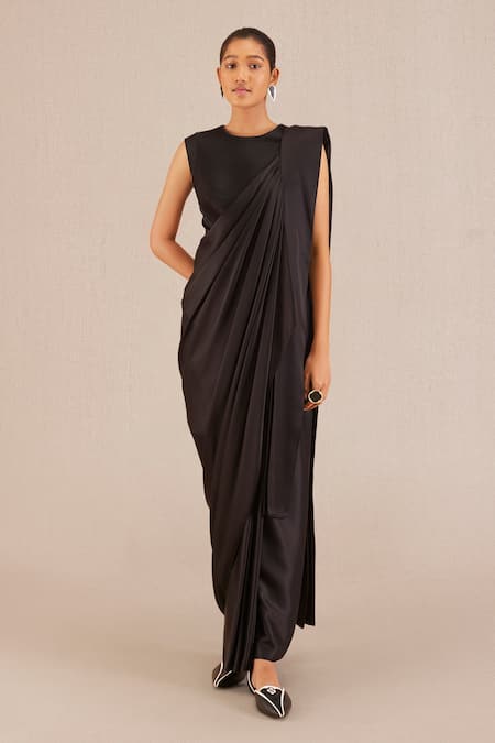 Ampm_Black Silk Round Neck Pintuck Cap Sleeve Saree Gown _Online_at_Aza_Fashions