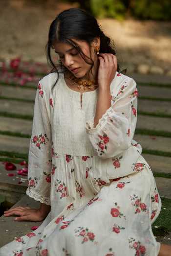 Shop_Juanita By Shubhda_Ivory Handloom , Rose And Jasmine Print Kurta & Trouser Set_Online_at_Aza_Fashions
