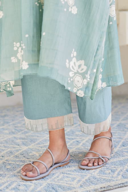 Buy Vaayu White Cotton, Muslin Embroidery Round Neck Floral Print Ombre Kurta And Pant Set Online at Aza Fashions Buy_Vaayu_White Cotton, Muslin Embroidery Round Neck Floral Print Ombre Kurta And Pant Set _Online_at_Aza_Fashions