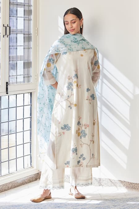 Buy Vaayu Ivory Cotton, Muslin Embroidery, Cut Work Keyhole Applique Thread Kurta Set Online at Aza Fashions Buy_Vaayu_Ivory Cotton, Muslin Embroidery, Cut Work Keyhole Applique Thread Kurta Set _Online_at_Aza_Fashions