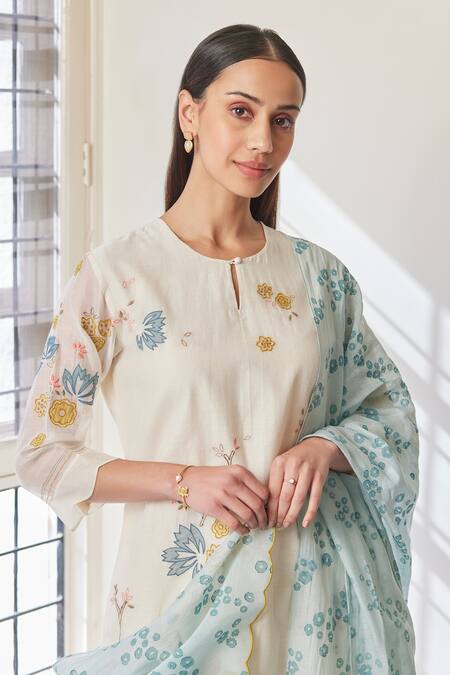 Vaayu Ivory Cotton, Muslin Embroidery, Cut Work Keyhole Applique Thread Kurta Set at Aza Fashions Vaayu_Ivory Cotton, Muslin Embroidery, Cut Work Keyhole Applique Thread Kurta Set _at_Aza_Fashions