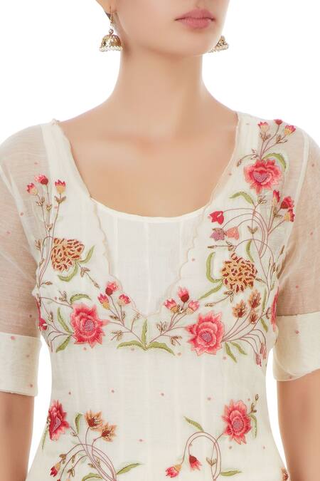 Prama By Pratima Pandey White Kurta Set With Embroidery at Aza Fashions Prama By Pratima Pandey_White Kurta Set With Embroidery _at_Aza_Fashions