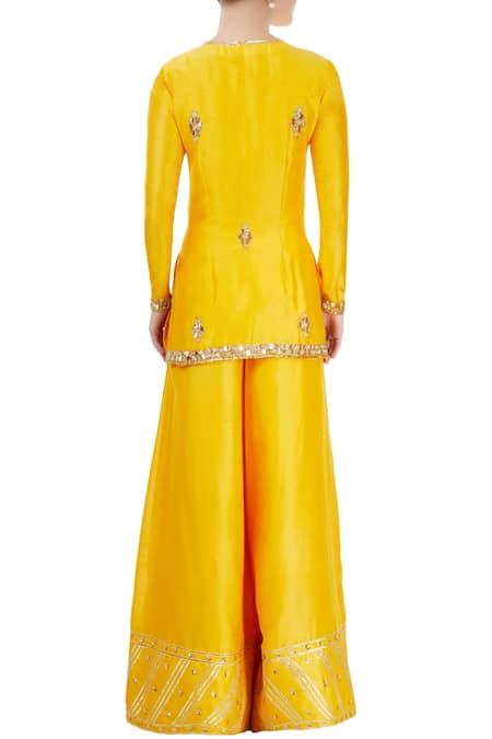 Neha Khullar Yellow & white embroidered kurta set 