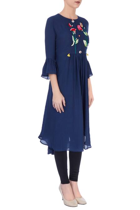 Desert Shine By Sulochana Jangir Blue Embroidered Floral Round Neck Kurta Online at Aza Fashions Desert Shine By Sulochana Jangir_Blue Embroidered Floral Round Neck Kurta_Online_at_Aza_Fashions