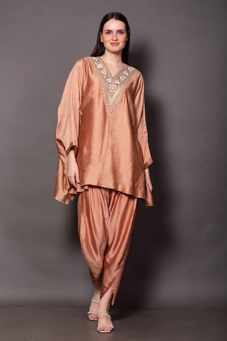 Vara By Vibha N Priti_Orange Silk Chanderi Hand Embroidered Zari V Neck Tunic And Draped Pant Set _Online_at_Aza_Fashions